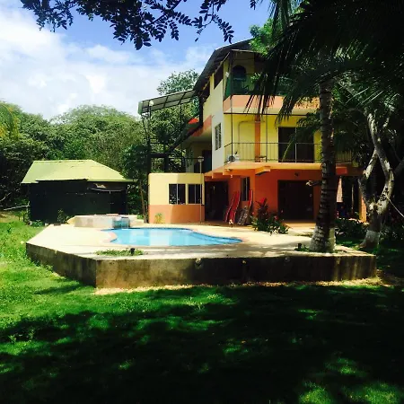 Almendro Surf Lodge